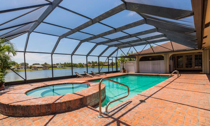 Lauderhill House | Lauderhill Waterfront 5BR Home with Private Pool! This is Paradise! NEW