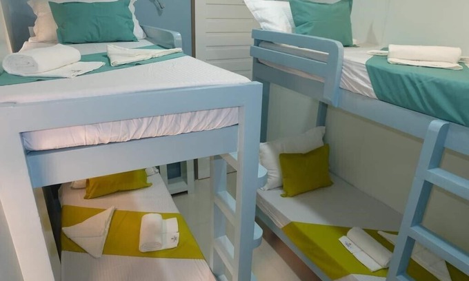 El Nido House | Laule a Hostel El Nido (Quad Deluxe room)