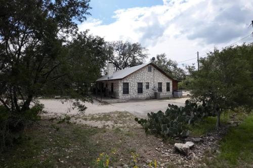 Concan House | Laurel Canyon - Frio River Haven
