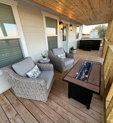 Fredericksburg House | Laurel Court Cottages- A Pickleball Getaway