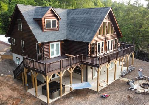 Black Mountain House | Laurel Creek Falls