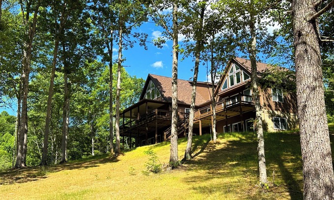 Galax House | Laurel Mountain Getaway 🌄 Trout Fish on Crooked Creek🎣