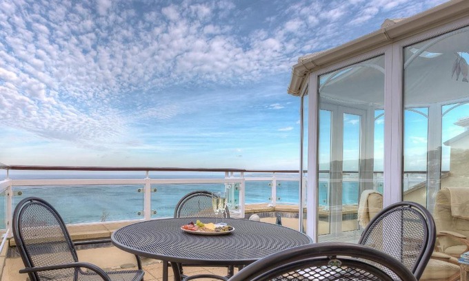 Carbis Bay Apartment | Laurellie