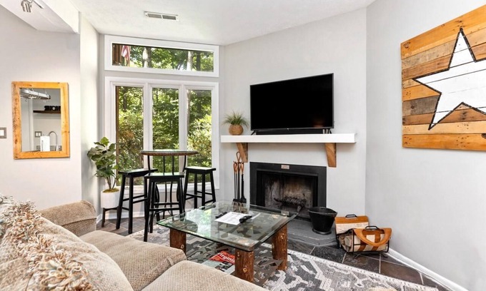 Wintergreen Condo | Laurelwood 12 with Wintergreen Advantage