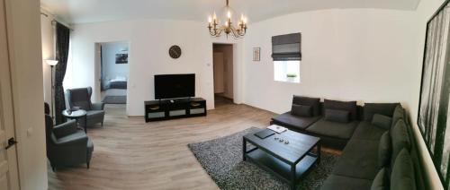 Ukmerge Apartment | Laurentroom Central Park