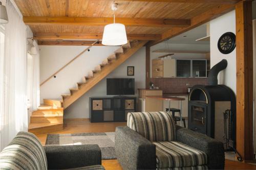 Ukmerge House | Laurentroom Townhouse