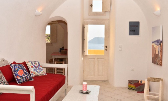 Fira Apartment | Lava House in Villa Ariadni, Oia