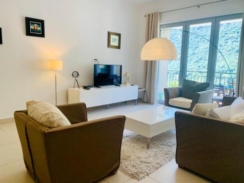 Donji Morinj Apartment | Lavender Bay Apartment F8
