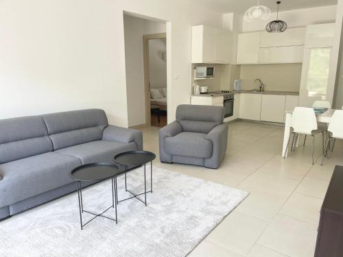 Donji Morinj Apartment | Lavender Bay Apartment D9