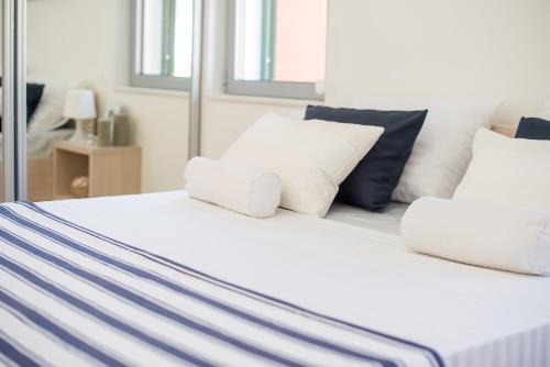 Donji Morinj Apartment | Lavender Bay Apartment C22