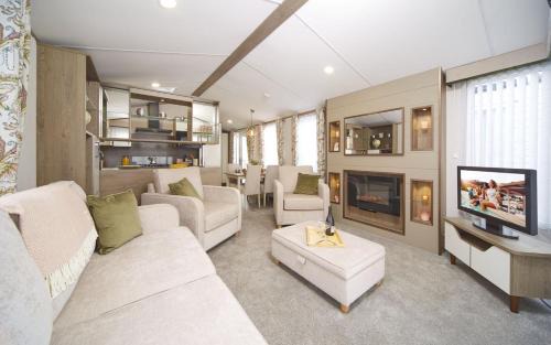 South Cerney House | Lavender Lodge