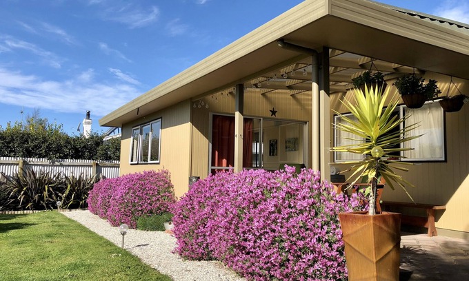 Richmond House | Lavender Studio at the foot of the Richmond Hills.