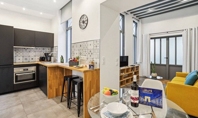 Arsenal House | Lavie Maison: House in the Marais - Family