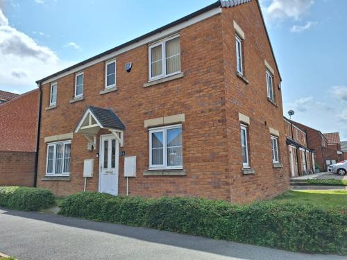 Wakefield House | Lavish Lodge - Perfect for couples, families and contractors!