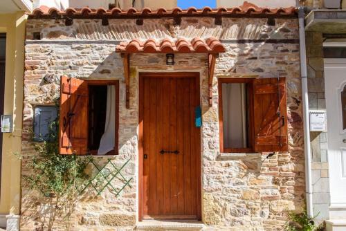 Lavreotiki Apartment | Lavrio stone house 5 min from the centre/port