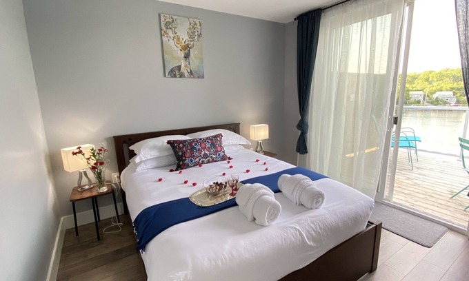 West End Apartment | ❤Laylaty❤ Luxury Ocnview-Water Activities,10mn DT
