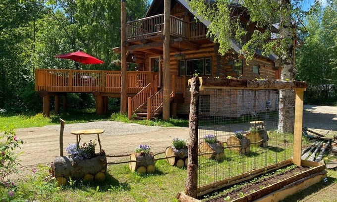Talkeetna Cabin | Lazy Bear Retreat at Talkeetna Lodge