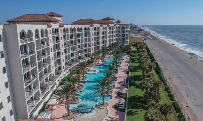 Galveston Condo | Lazy River, Pools, Beach, Spa = Float, Sip, Soak, Repeat. nAmenities for all!
