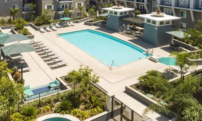 Waterfront Apartment | LBC Cozy Suite -Downtown! Beach!Centrally Located!