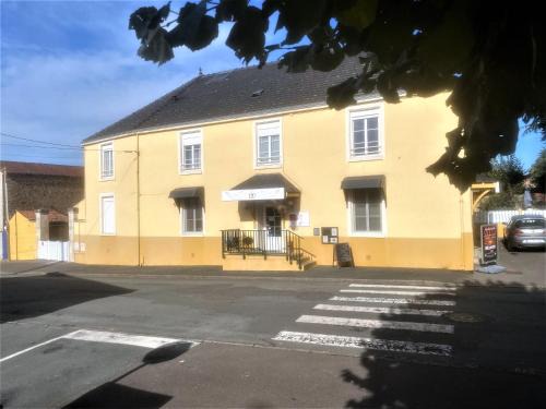La Chataigneraie Hotel | Le 120 - Groupe Logis Hotels - Ex Auberge la Terrasse
