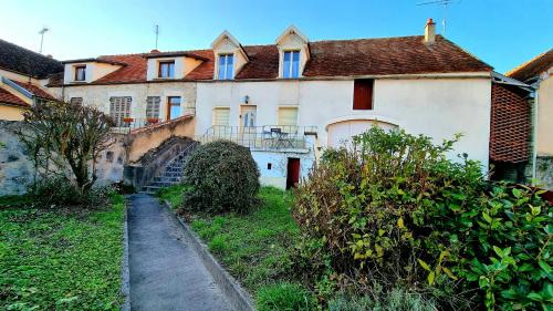 Marmagne House | Le 3 Rue de Fontenay