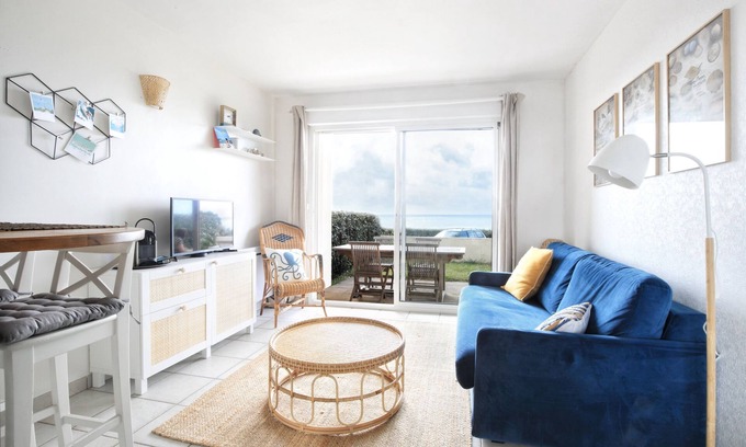 Saint-Jean-de-la-Riviere Apartment | Le balcon de Jersey - face à la mer