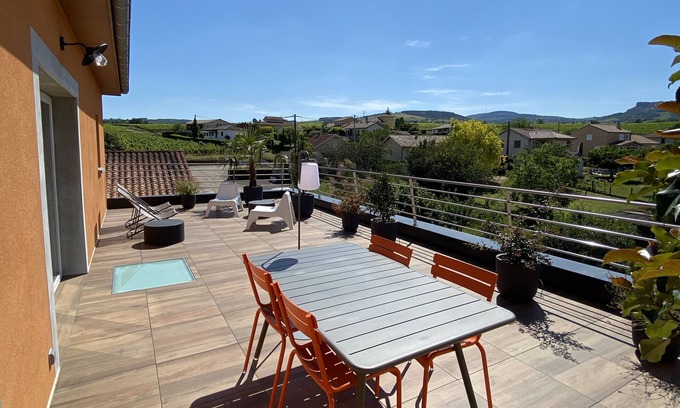 Davaye Apartment | Le Balcon des Deux Roches