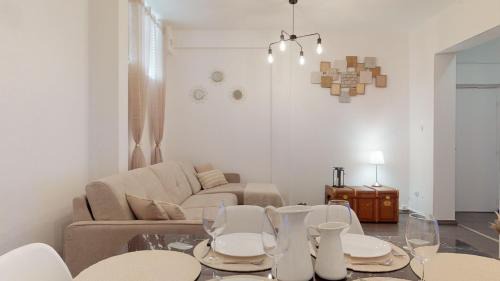 Poincare Apartment | Le Beau Bourg *