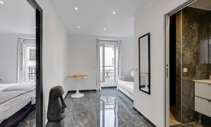Pere Lachaise Apartment | Le Bellevue