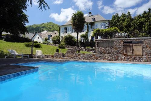 Salles House | Le Belvedere
