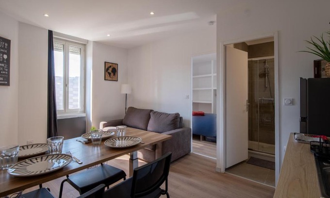 Saint-Chamond Apartment | LE BISTROT 203 - Tout équipé - WIFI & TV