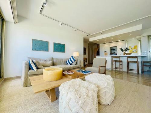 Cannes La Bocca Apartment | Le Bluebay - Luxurious 2 bedrooms seaview swimming pool carpark