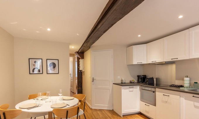 Honfleur Apartment | Le Bois Bleu – 2nd Floor | Elegance & Comfort in the Heart of Honfleur