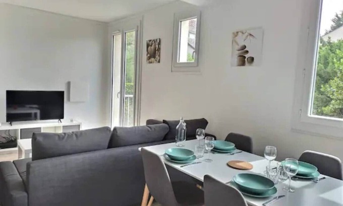 Republique Apartment | Le Bollée: Cozy apartment, Balcony, HyperCentre