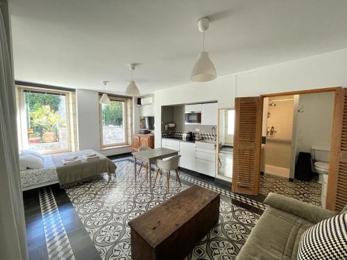 Cadereau Apartment | Le bonheur de la campagne à la ville - Grand studio en plein coeur de la ville