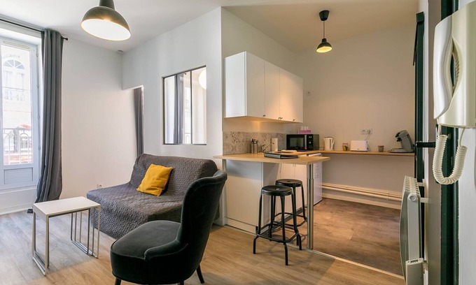 Faubourg North Apartment | Le Bossuet- Studio en plein cœur du centre historique- SR Loc