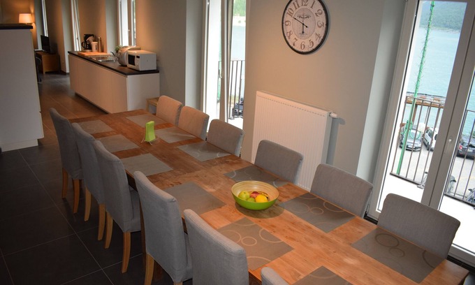 Mont-de-Lans Apartment | Le Bouquetin 1: spacious apartment with a fantastic view of the reservoir