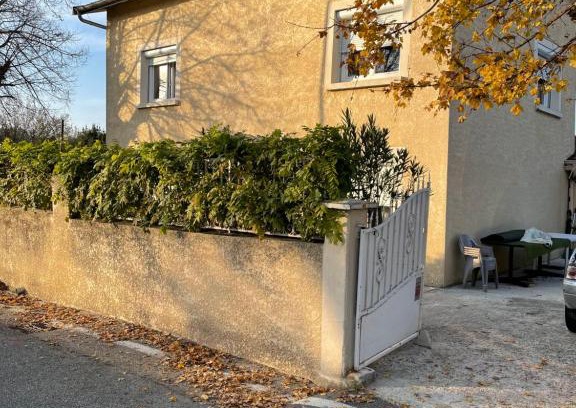 Jons Villa | -LE BOURDEAU- CHARMANTE VILLA JONAGE 15 min de LYON