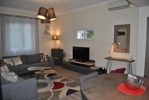 California - Pezou Apartment | Le Calme au Centre Ville à 10 minutes à pied de la Croisette et des plages