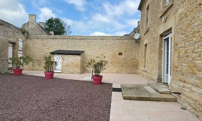 Banville House | Le Camp Romain, family home with land
