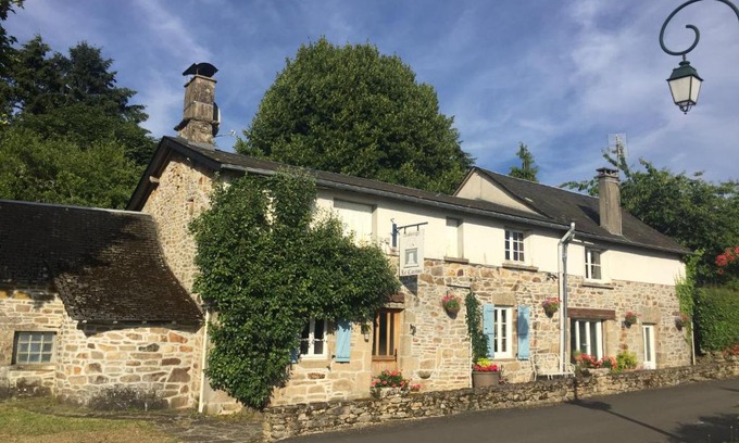 Affieux Bed & Breakfast | Le Cantou