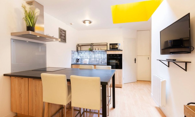 Saint Nicolas - Charles III - Ville vieille - Trois Maisons - Leopold Apartment | Le Carré de Nicolas - One Bedroom Apartment, Sleeps 2