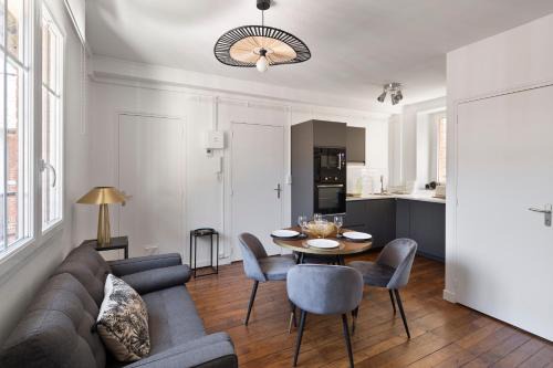 Dinan - Saint-Malo Apartment | Le Carré Sainte-Anne - Appt en plein centre historique