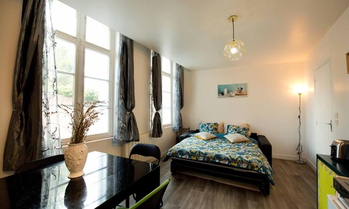 Sainte-Anne - Faubourg Noyon Apartment | Le Castille Centre Gare Wifi et Parking gratuit