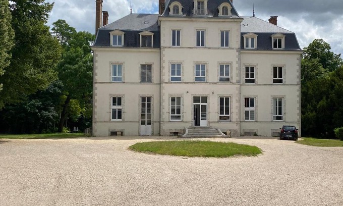 Courbouzon Apartment | Le château de Courbouzon
