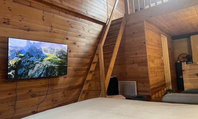 Saint-Pardoux-la-Riviere House | Le Chalet