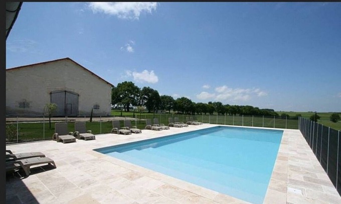 Reaux House | Le Chai - Sleeps 5 (2 Bedroom) - Stylish House With Heated Pool