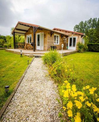 Cavron-Saint-Martin Ski Chalet | Le Chalet Cavronnais