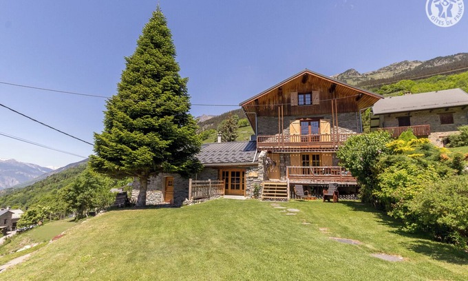 Saint-Andre House | LE Chalet DE Nini - St-andre