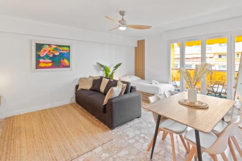 Riou - Petit Juas - Av de Grasse Apartment | Le Chambord - Hypercentre - Spacious - Terrace